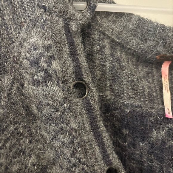 FLAW Free People grey lace up wool sweater size M (no string to lace up) - Picture 14 of 16